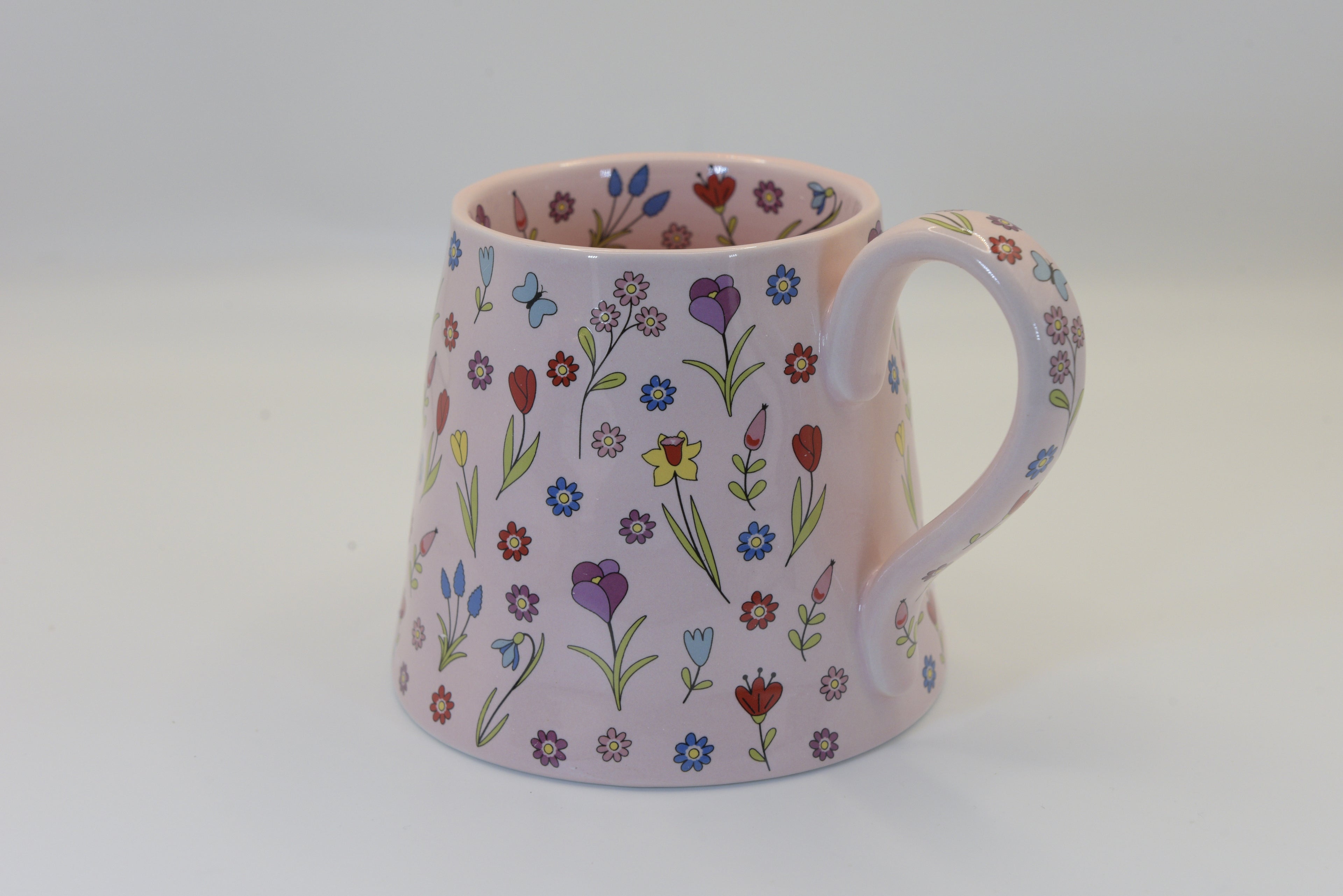 Large 400ml pink flower mug with delicate floral botanical design