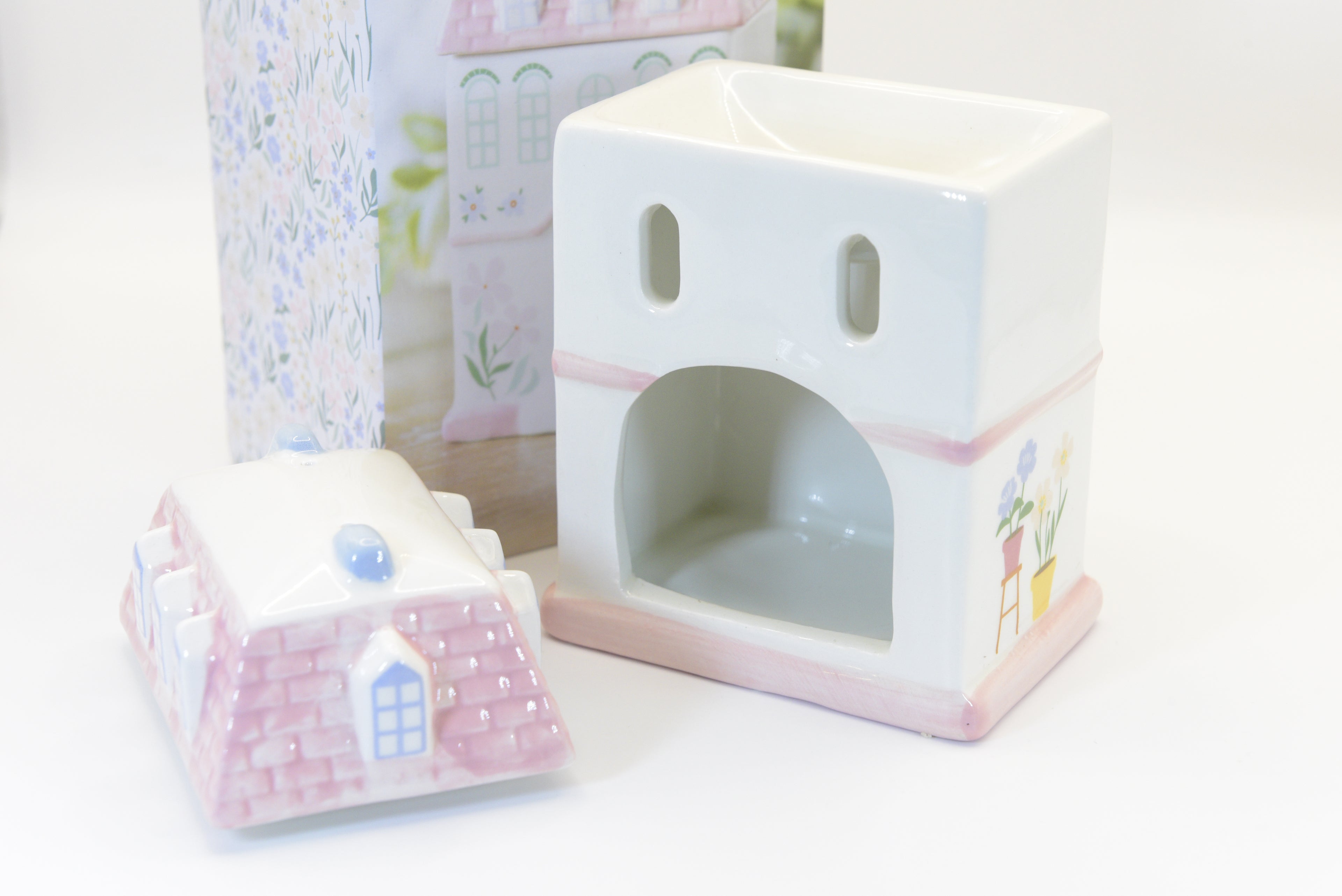  Pastel House Shaped Ceramic Oil Burner and Wax Warmer. 